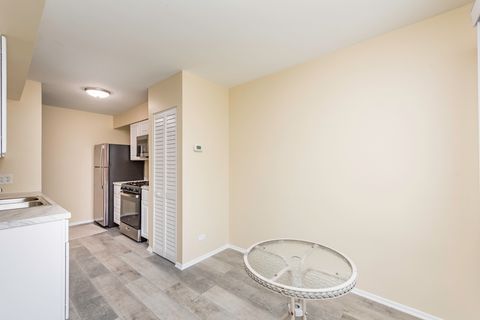 Tiny photo for 2634 Woodview Court, Waukegan, IL 60087 (MLS # 12523673)