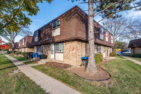 Tiny photo for 2634 Woodview Court, Waukegan, IL 60087 (MLS # 12523673)