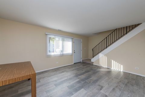 Tiny photo for 2634 Woodview Court, Waukegan, IL 60087 (MLS # 12523673)