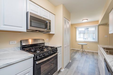 Tiny photo for 2634 Woodview Court, Waukegan, IL 60087 (MLS # 12523673)