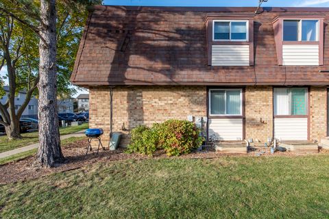 Tiny photo for 2634 Woodview Court, Waukegan, IL 60087 (MLS # 12523673)
