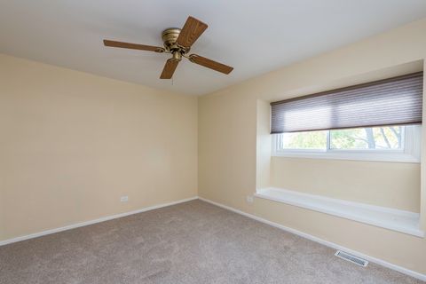 Tiny photo for 2634 Woodview Court, Waukegan, IL 60087 (MLS # 12523673)