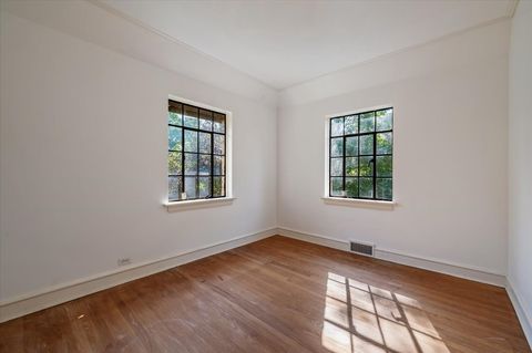 Tiny photo for 54 Kenilworth Avenue, Kenilworth, IL 60043 (MLS # 12488867)