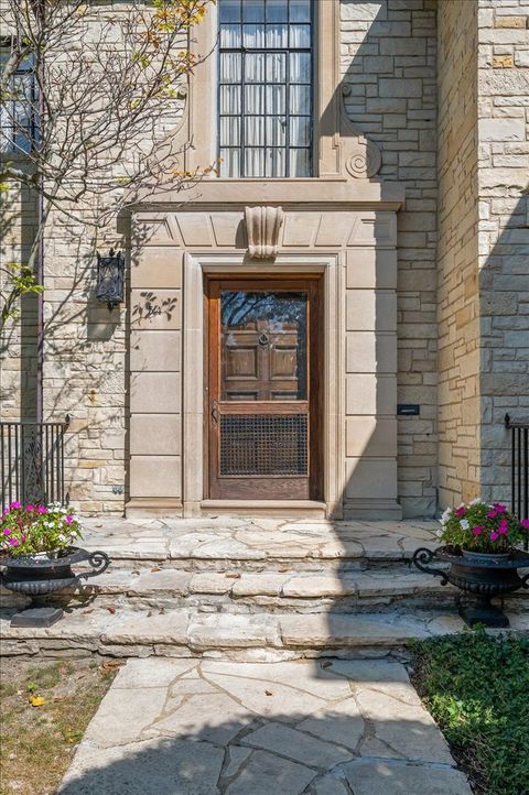 Tiny photo for 54 Kenilworth Avenue, Kenilworth, IL 60043 (MLS # 12488867)