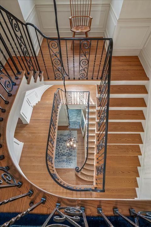 Tiny photo for 54 Kenilworth Avenue, Kenilworth, IL 60043 (MLS # 12488867)