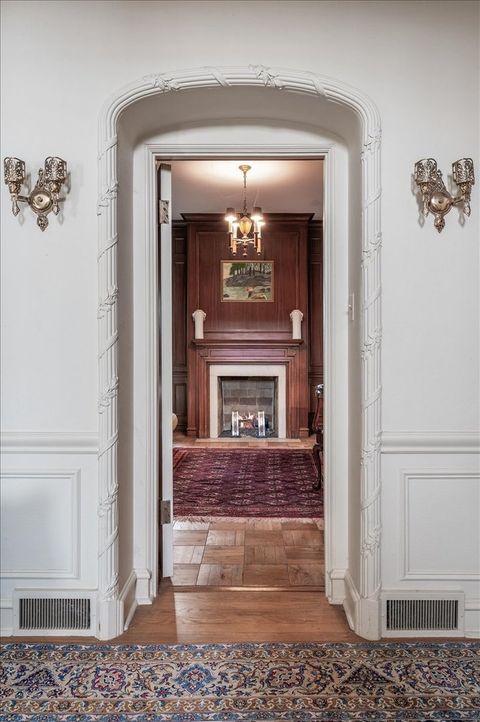 Tiny photo for 54 Kenilworth Avenue, Kenilworth, IL 60043 (MLS # 12488867)