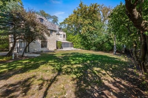 Tiny photo for 54 Kenilworth Avenue, Kenilworth, IL 60043 (MLS # 12488867)