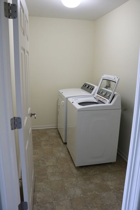 Tiny photo for 801 Parkside Lane, Yorkville, IL 60560 (MLS # 12598255)