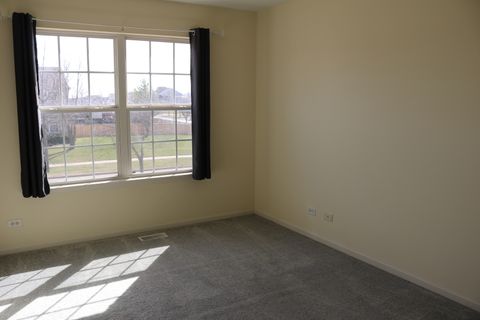 Tiny photo for 801 Parkside Lane, Yorkville, IL 60560 (MLS # 12598255)