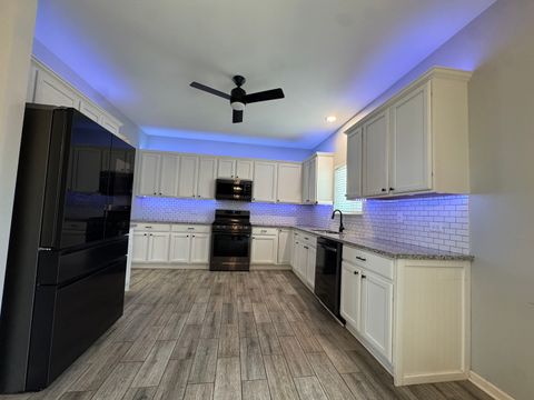 Tiny photo for 801 Parkside Lane, Yorkville, IL 60560 (MLS # 12598255)