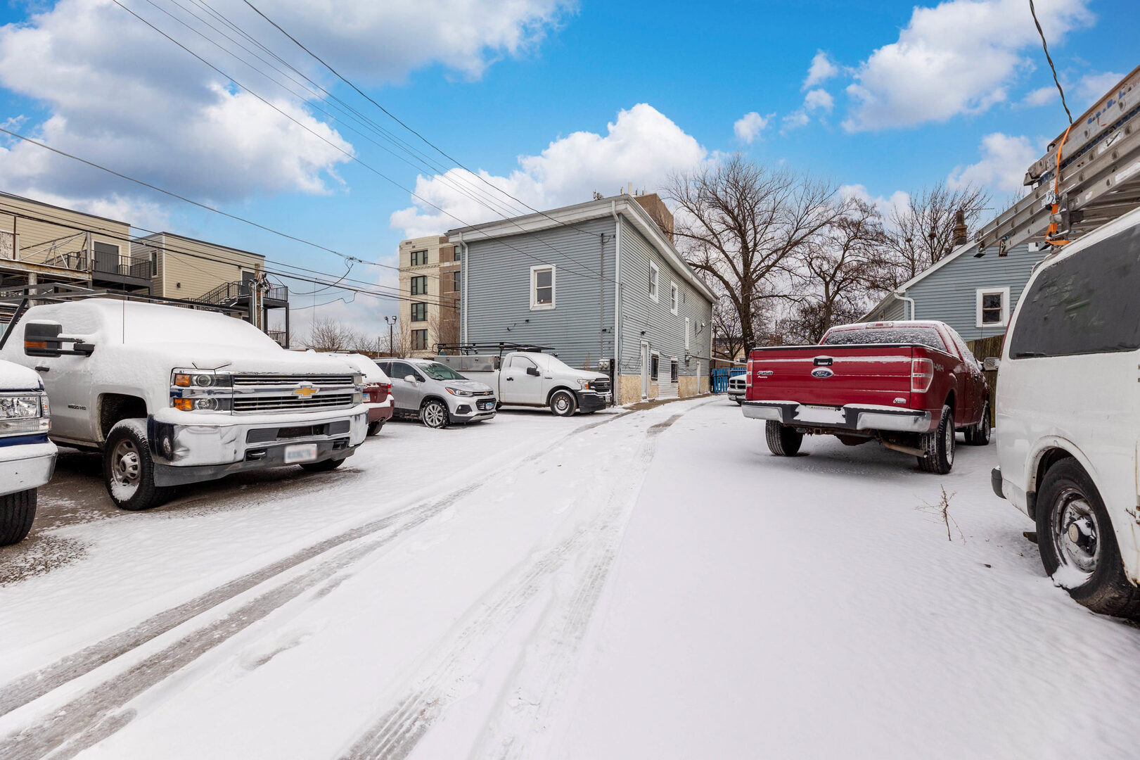 4712 S Marshfield Avenue