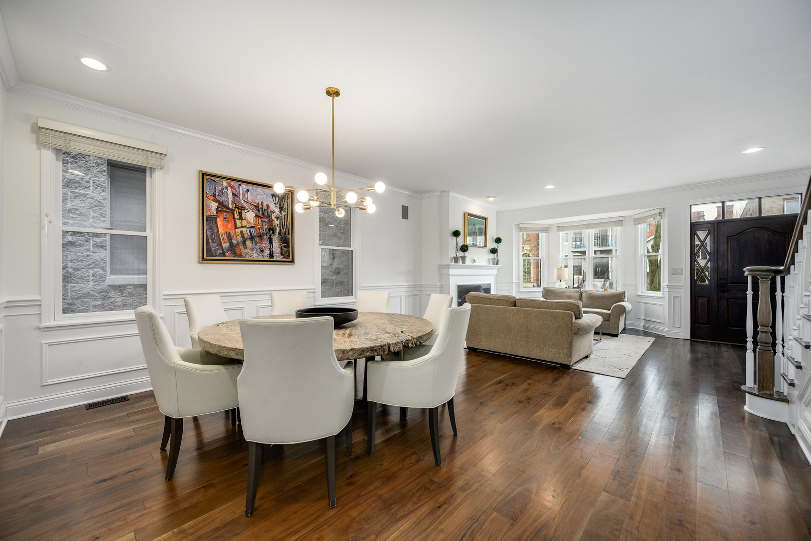 1303 W Schubert Avenue