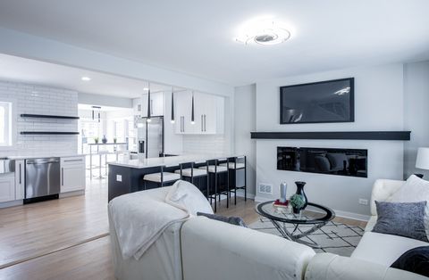 Tiny photo for 210 N Russel Street, Mount Prospect, IL 60056 (MLS # 12557288)