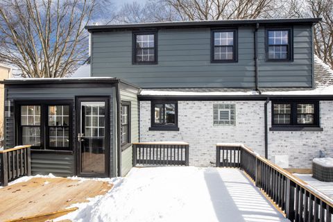 Tiny photo for 210 N Russel Street, Mount Prospect, IL 60056 (MLS # 12557288)