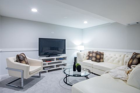 Tiny photo for 210 N Russel Street, Mount Prospect, IL 60056 (MLS # 12557288)