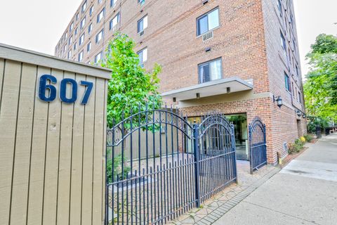 607 W Wrightwood Avenue 814 Chicago IL 60614