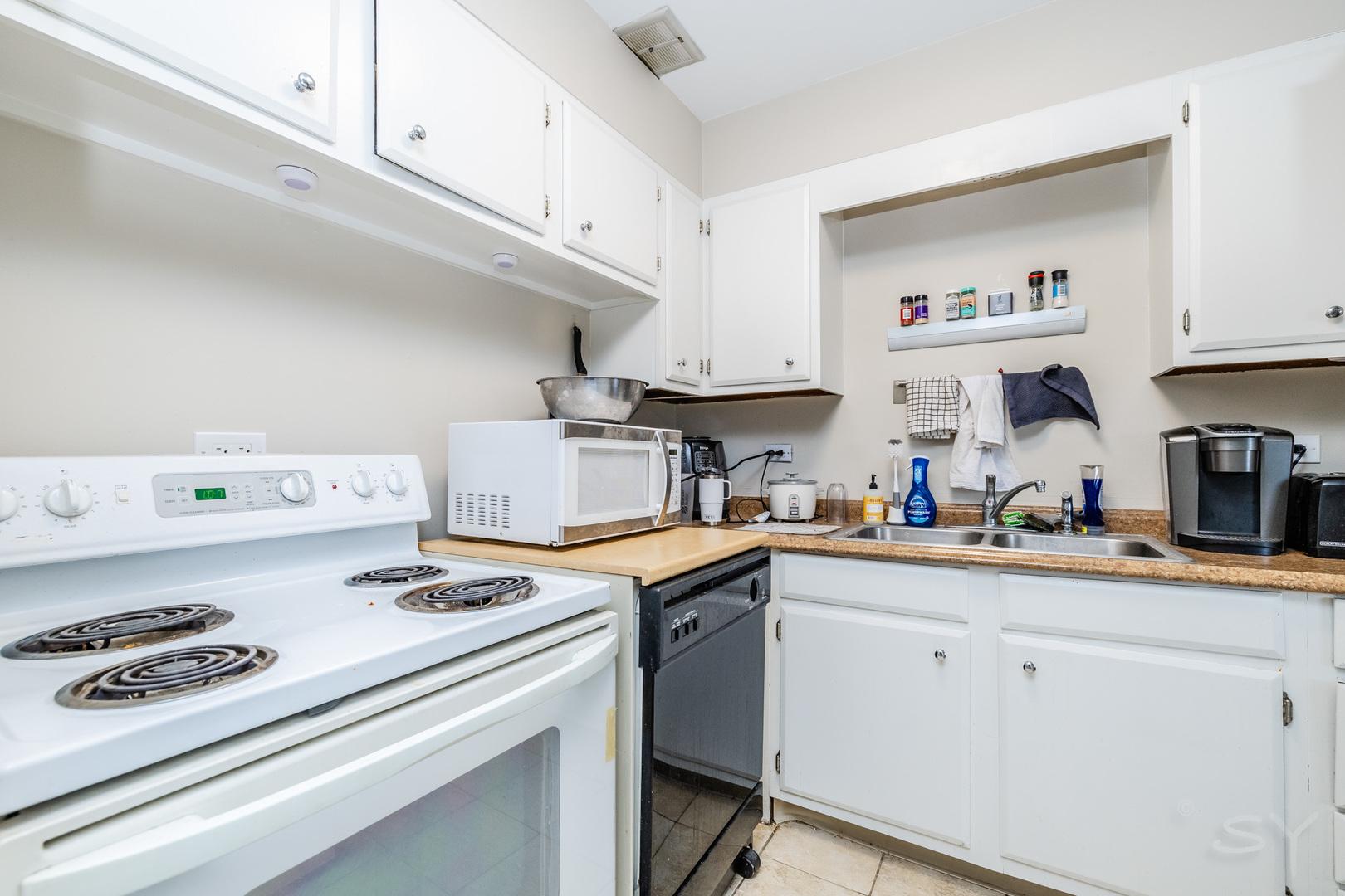 607 W Wrightwood Avenue 814