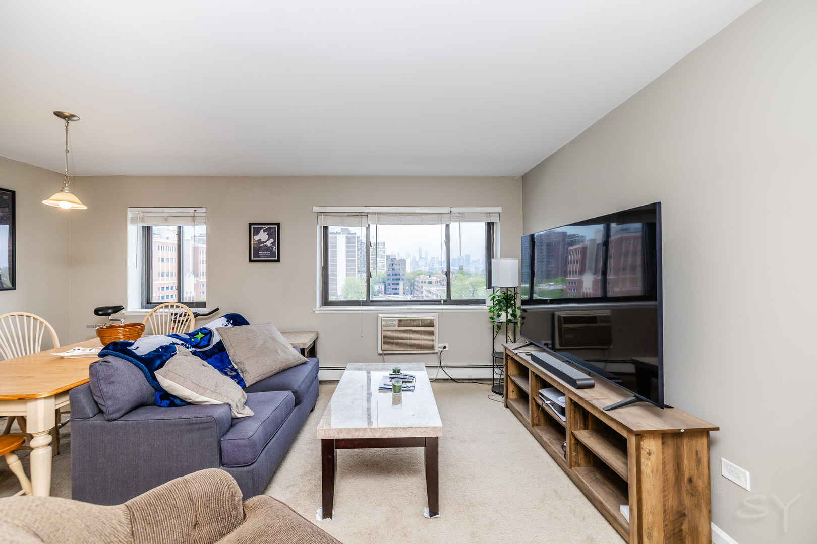 607 W Wrightwood Avenue 814