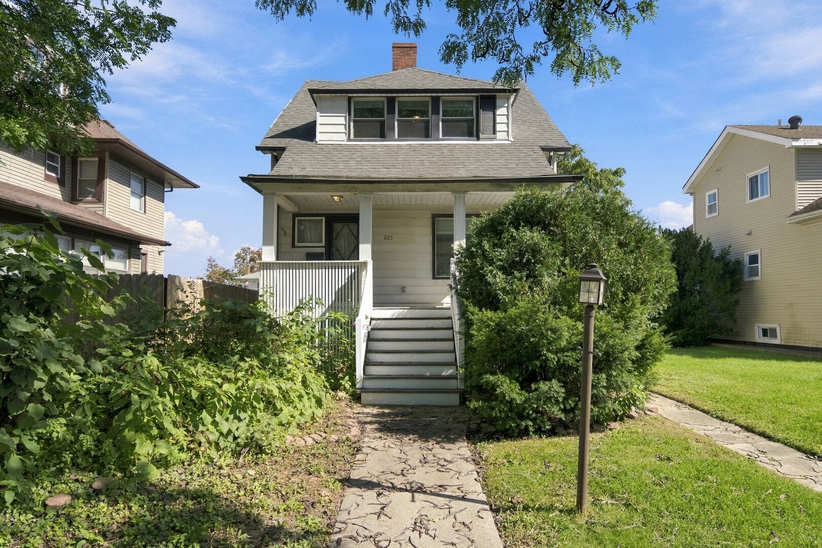 623 S 17th Avenue