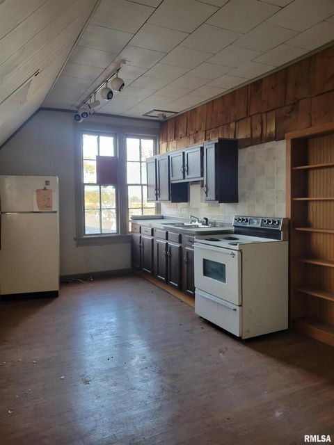 Tiny photo for 215 W VIENNA Street, Anna, IL 62906 (MLS # EB460576)