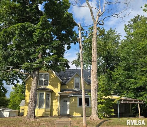 Photo of 215 W VIENNA Street, Anna, IL 62906 (MLS # EB460576)