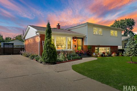 Tiny photo for 540 W Center Street, Itasca, IL 60143 (MLS # 12480199)
