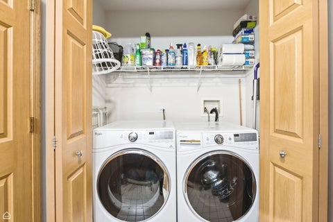 Tiny photo for 100 N Bokelman Street #429, Roselle, IL 60172 (MLS # 12772718)