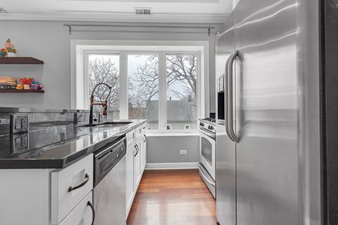 Tiny photo for 3435 W Sunnyside Avenue #3W, Chicago, IL 60625 (MLS # 12605787)