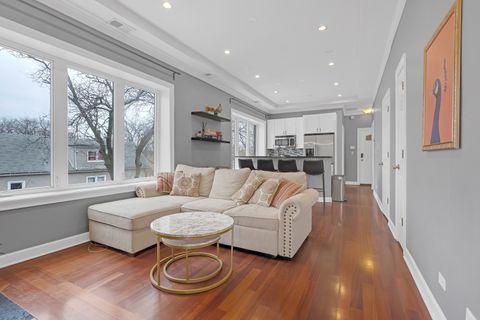 Tiny photo for 3435 W Sunnyside Avenue #3W, Chicago, IL 60625 (MLS # 12605787)