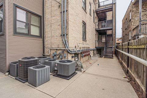Tiny photo for 3435 W Sunnyside Avenue #3W, Chicago, IL 60625 (MLS # 12605787)