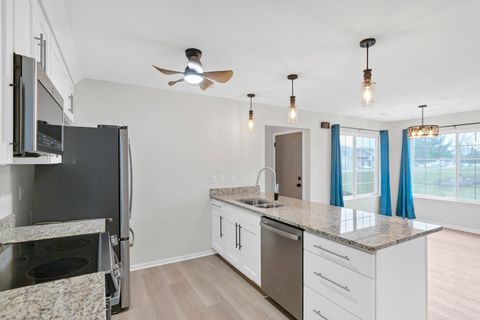 Tiny photo for 7636 Creek Bend #7636, Rockford, IL 61114 (MLS # 12599519)