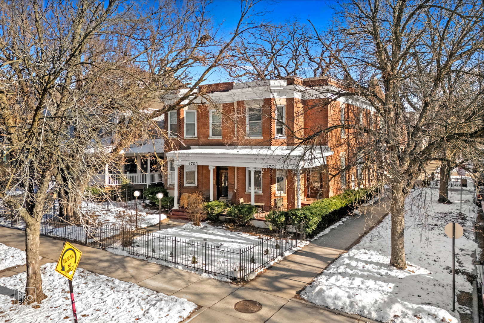 4703 N Winchester Avenue