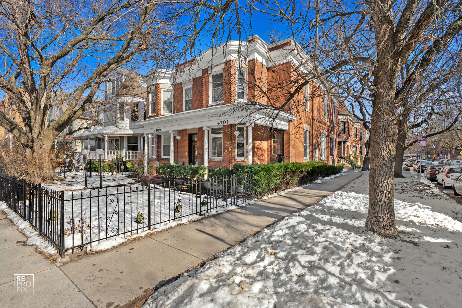 4703 N Winchester Avenue