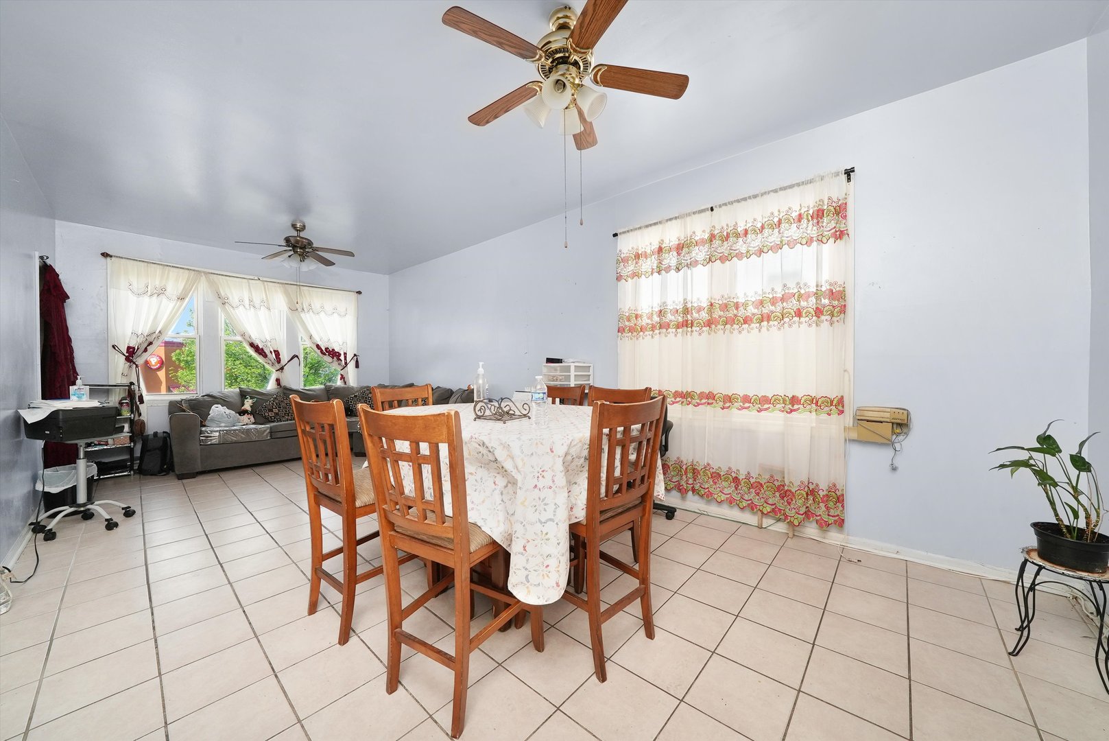 1351 W 47th Street