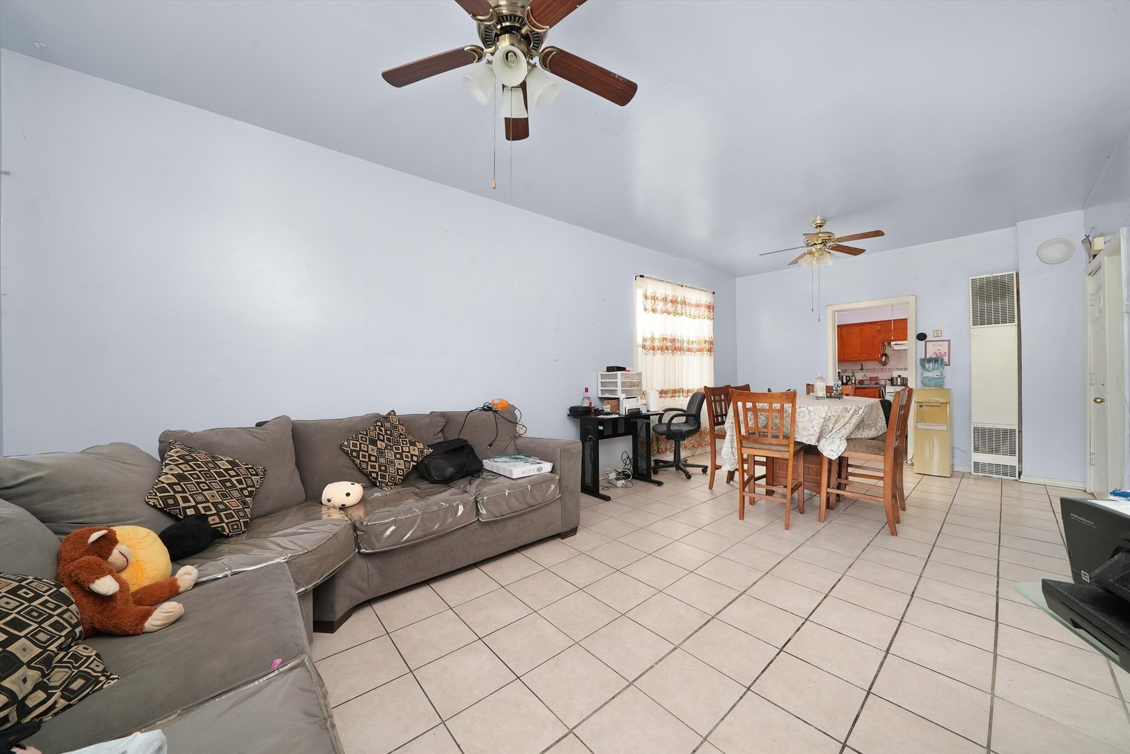 1351 W 47th Street