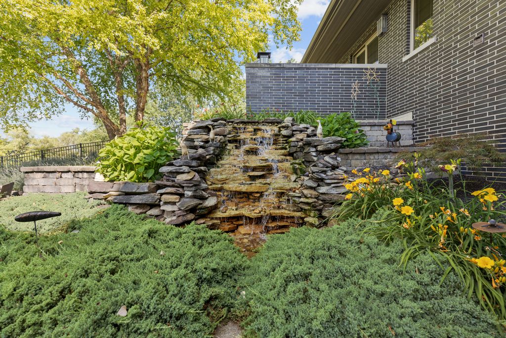 listing image 42