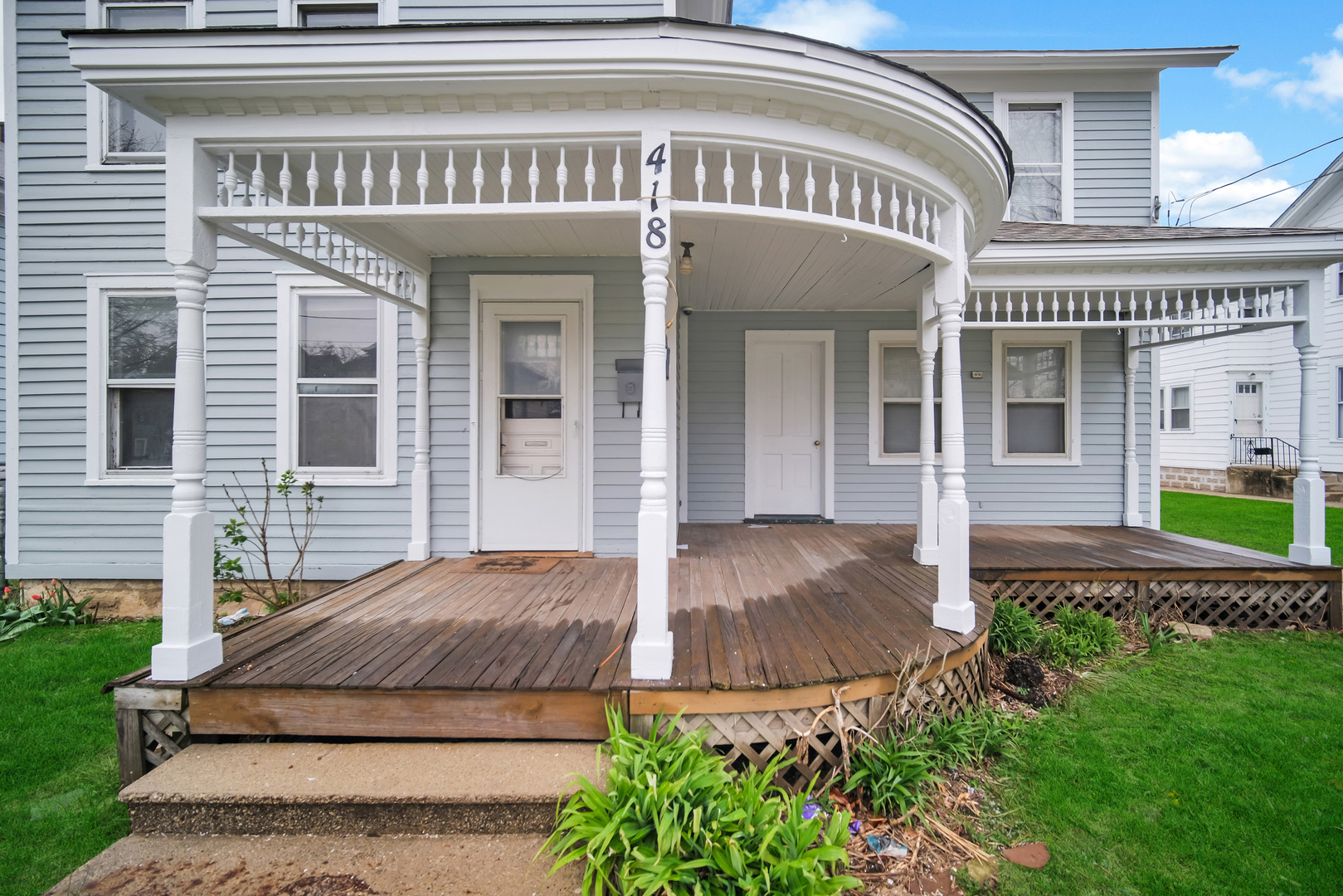 418 E Benton Street
