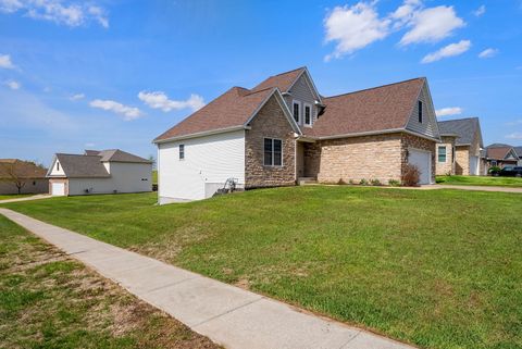 Tiny photo for 92 Cobblestone Lane, Le Claire, IA 52753 (MLS # 12622742)