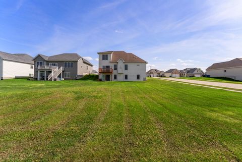 Tiny photo for 92 Cobblestone Lane, Le Claire, IA 52753 (MLS # 12622742)