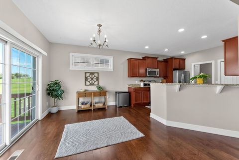 Tiny photo for 92 Cobblestone Lane, Le Claire, IA 52753 (MLS # 12622742)