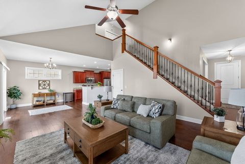 Tiny photo for 92 Cobblestone Lane, Le Claire, IA 52753 (MLS # 12622742)