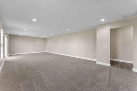 Tiny photo for 92 Cobblestone Lane, Le Claire, IA 52753 (MLS # 12622742)