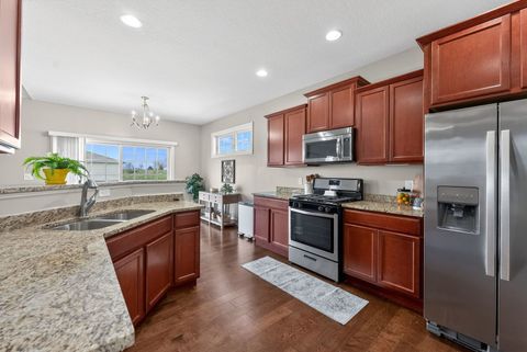 Tiny photo for 92 Cobblestone Lane, Le Claire, IA 52753 (MLS # 12622742)