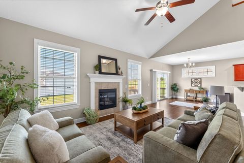 Tiny photo for 92 Cobblestone Lane, Le Claire, IA 52753 (MLS # 12622742)