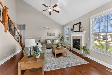 Tiny photo for 92 Cobblestone Lane, Le Claire, IA 52753 (MLS # 12622742)