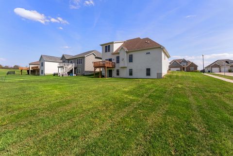 Tiny photo for 92 Cobblestone Lane, Le Claire, IA 52753 (MLS # 12622742)