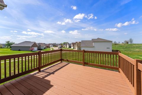 Tiny photo for 92 Cobblestone Lane, Le Claire, IA 52753 (MLS # 12622742)