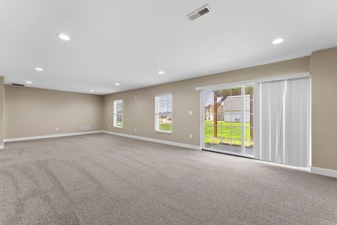 Tiny photo for 92 Cobblestone Lane, Le Claire, IA 52753 (MLS # 12622742)