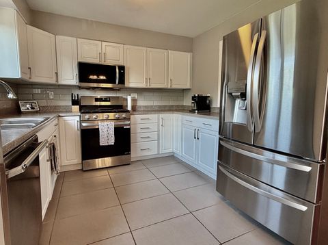 Tiny photo for 4500 CLEARVIEW Drive, McHenry, IL 60050 (MLS # 12658796)