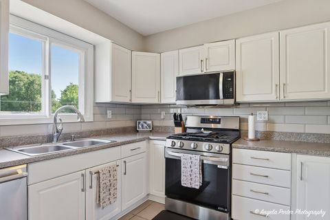 Tiny photo for 4500 CLEARVIEW Drive, McHenry, IL 60050 (MLS # 12658796)